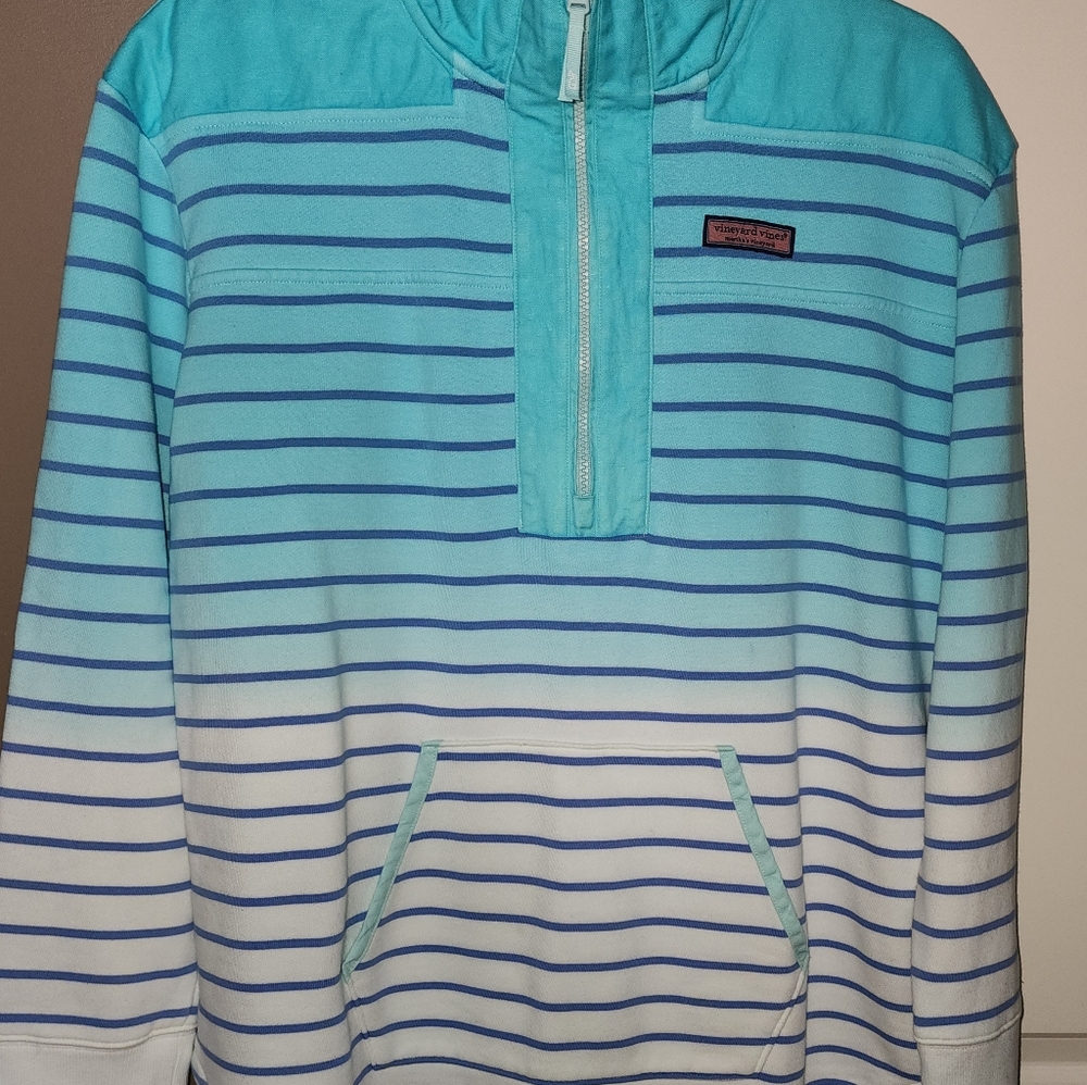 Women's Vineyard vines sweatshirt